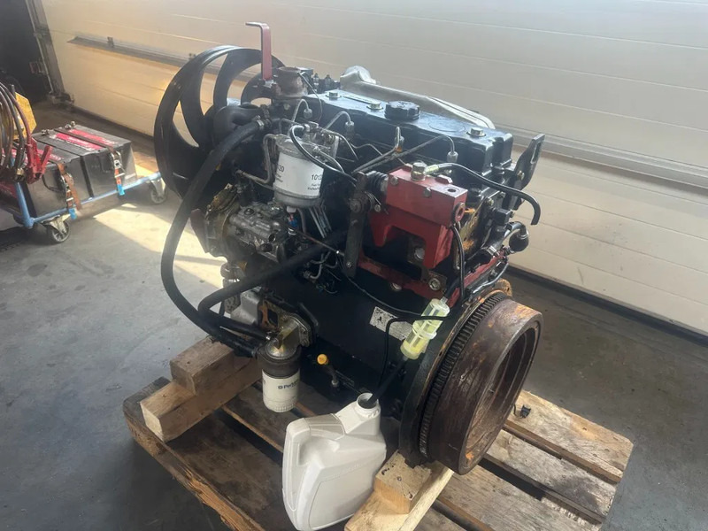 Perkins 1004-40 Diesel Engine 4 cilinder 65 PK Motor t.b.v Linde Heftruck - Engine for Material handling equipment: picture 2 Perkins 1004-40 Diesel Engine 4 cilinder 65 PK Motor t.b.v Linde Heftruck - Engine for Material handling equipment: picture 2