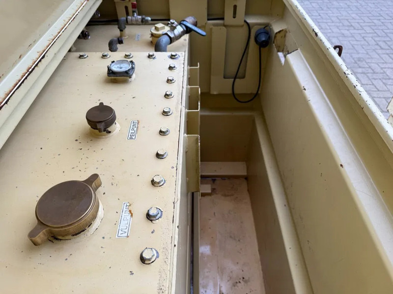 Shipping container Tolsma Kiwa IBC 1150 liter Dieseltank Milieutank: picture 8 Shipping container Tolsma Kiwa IBC 1150 liter Dieseltank Milieutank: picture 8