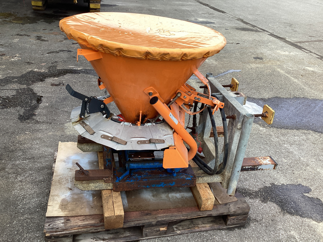 Rauch SA121R Typ4 - Sand/ Salt spreader: picture 4 Rauch SA121R Typ4 - Sand/ Salt spreader: picture 4