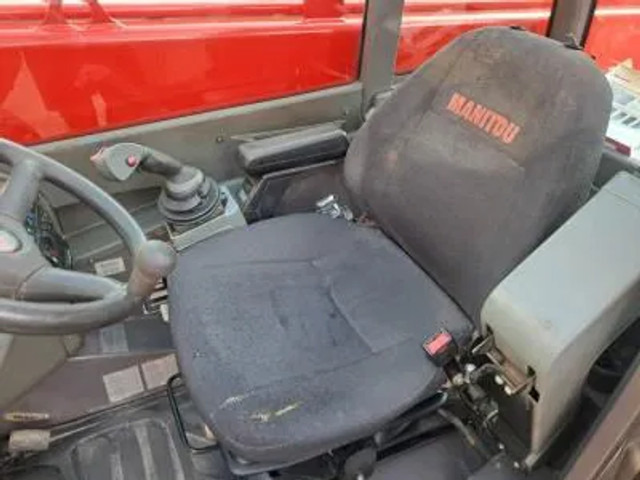 Loader Manitou MRT 2150+ Privilege All-Terrain Rotating Telehandler (2015): picture 11