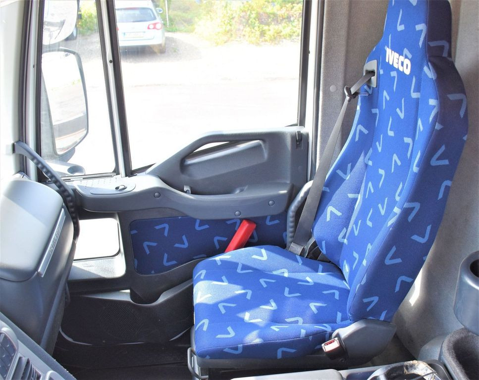 Leasing of Iveco Stralis 310 PRITSCHE 7,05m +KRAN +FUNK  Iveco Stralis 310 PRITSCHE 7,05m +KRAN +FUNK: picture 9
