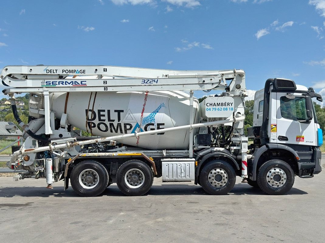 Mercedes-Benz AROCS 3743 * Betonpumpe + FUNK * 8x4 * TOP - Concrete pump truck: picture 5 Mercedes-Benz AROCS 3743 * Betonpumpe + FUNK * 8x4 * TOP - Concrete pump truck: picture 5