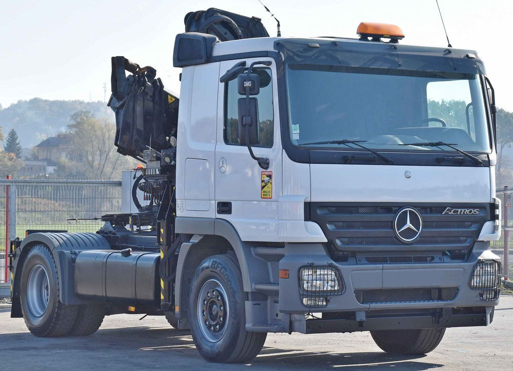 Mercedes-Benz ACTROS 1844 * Sattelzugmaschine *HIAB 330-5/FUNK Mercedes-Benz ACTROS 1844 * Sattelzugmaschine *HIAB 330-5/FUNK - Tractor unit: picture 4 Mercedes-Benz ACTROS 1844 * Sattelzugmaschine *HIAB 330-5/FUNK Mercedes-Benz ACTROS 1844 * Sattelzugmaschine *HIAB 330-5/FUNK - Tractor unit: picture 4