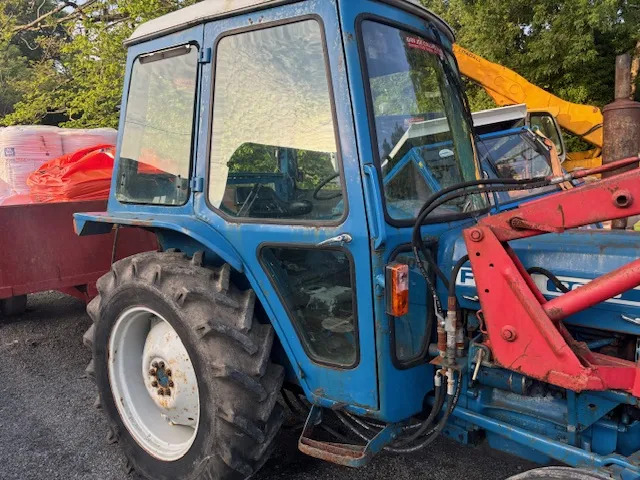FORD 3600 C/W FRONT LOADER - Farm tractor: picture 3 FORD 3600 C/W FRONT LOADER - Farm tractor: picture 3