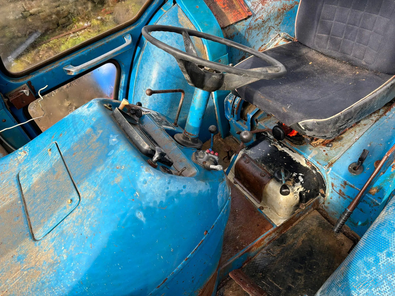 Farm tractor Ford 6600: picture 11