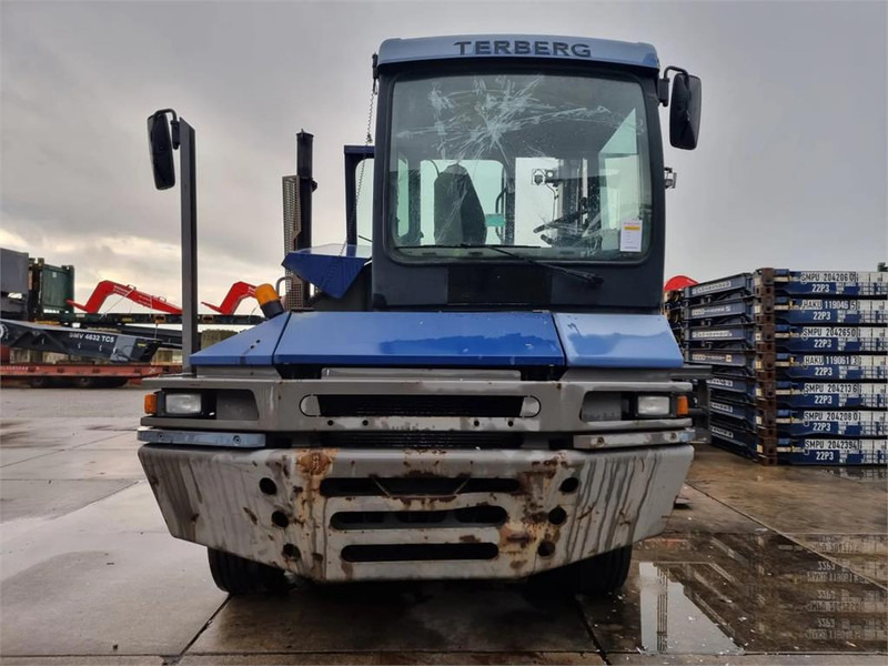 Terberg RT282 4x4 + safeneck - Terminal tractor: picture 5 Terberg RT282 4x4 + safeneck - Terminal tractor: picture 5