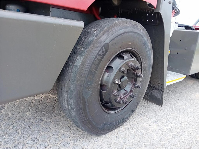 Terberg YT220 - Terminal tractor: picture 4 Terberg YT220 - Terminal tractor: picture 4