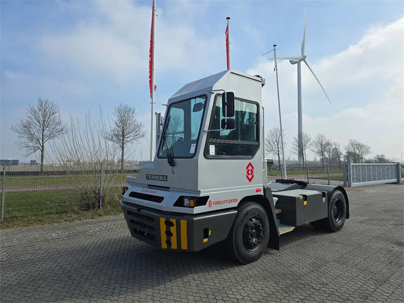 Terberg YT220 - Terminal tractor: picture 3 Terberg YT220 - Terminal tractor: picture 3