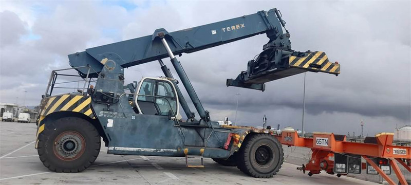 Terex TFC 45L - Reach stacker: picture 4 Terex TFC 45L - Reach stacker: picture 4