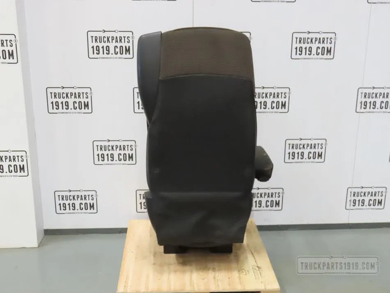 DAF 1978966 Bestuurdersstoel DAF XF 106 - Seat for Truck: picture 2 DAF 1978966 Bestuurdersstoel DAF XF 106 - Seat for Truck: picture 2