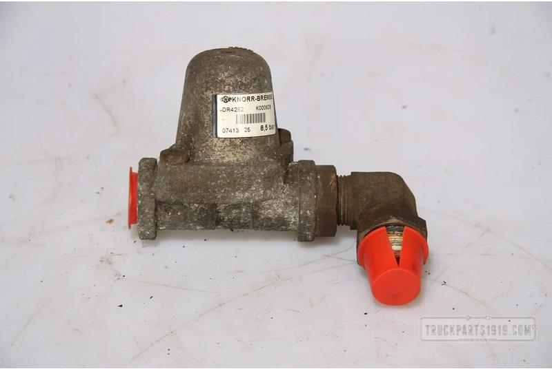 KNORR-BREMSE Compressed Air System Overstroomklep Used - Valve for Truck: picture 1 KNORR-BREMSE Compressed Air System Overstroomklep Used - Valve for Truck: picture 1