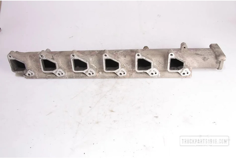 MAN 51.08201-3569 Inlaatspruitstuk D0836LFL54 - Intake manifold for Truck: picture 2 MAN 51.08201-3569 Inlaatspruitstuk D0836LFL54 - Intake manifold for Truck: picture 2