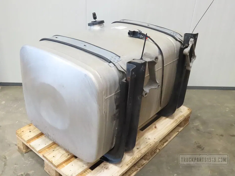 MAN Fuel System Brandstoftank + steunen 390L - Fuel tank for Truck: picture 2 MAN Fuel System Brandstoftank + steunen 390L - Fuel tank for Truck: picture 2