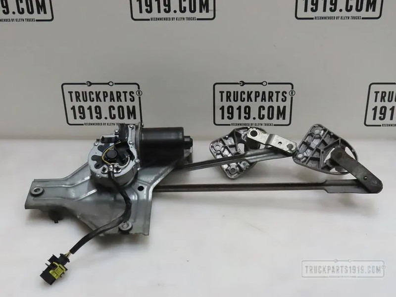 Mercedes-Benz A 960 820 18 81 Ruitenwisser mechaniek compl. - Wiper for Truck: picture 1 Mercedes-Benz A 960 820 18 81 Ruitenwisser mechaniek compl. - Wiper for Truck: picture 1