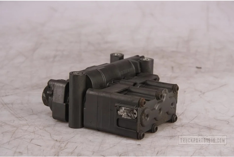 Mercedes-Benz Compressed Air System ECAS magneetventiel MB MP4 - Valve for Truck: picture 2 Mercedes-Benz Compressed Air System ECAS magneetventiel MB MP4 - Valve for Truck: picture 2