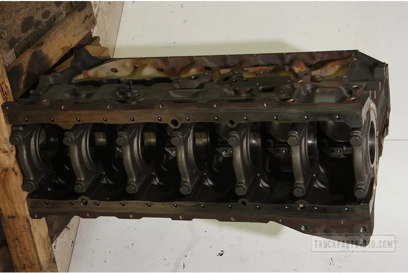 Renault Engines & Parts Cilinderblok Renault DXI11 - Cylinder block for Truck: picture 2 Renault Engines & Parts Cilinderblok Renault DXI11 - Cylinder block for Truck: picture 2