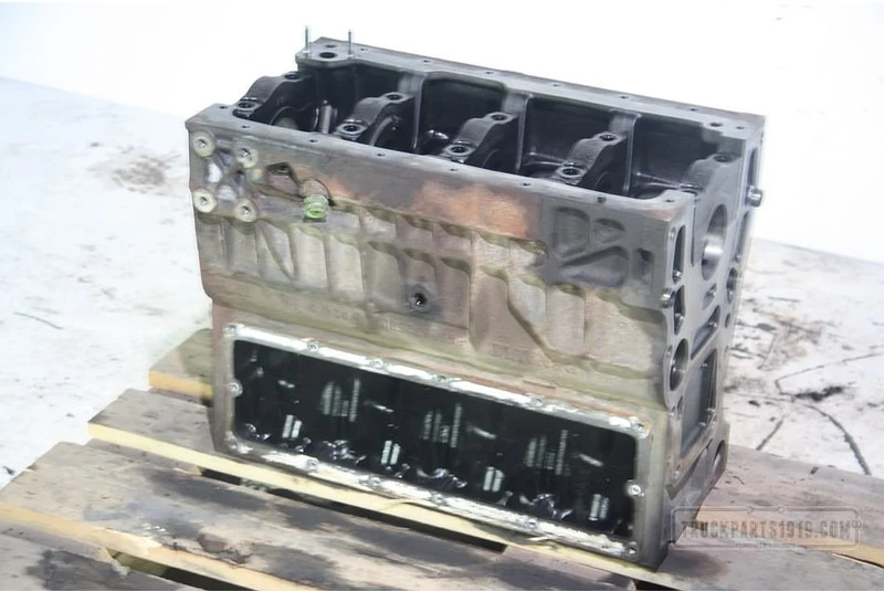 Renault Engines & Parts Renault DCI4 Motorblok Gebr. - Cylinder block for Truck: picture 1 Renault Engines & Parts Renault DCI4 Motorblok Gebr. - Cylinder block for Truck: picture 1