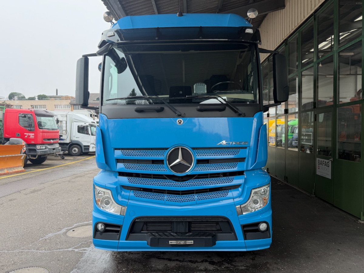 MERCEDES Mercedes Actros 1833L - Curtainsider truck: picture 3 MERCEDES Mercedes Actros 1833L - Curtainsider truck: picture 3