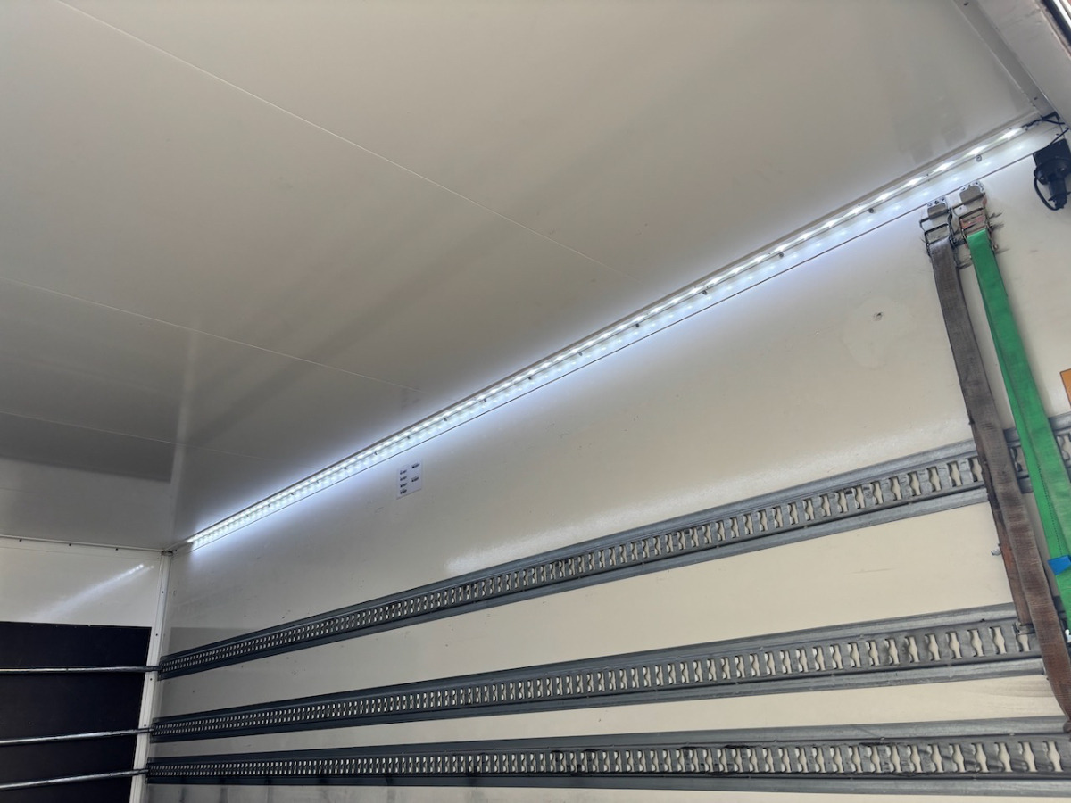 Box truck RENAULT D14.250: picture 17