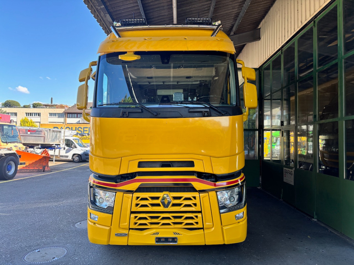 RENAULT T520 - Box truck: picture 3 RENAULT T520 - Box truck: picture 3
