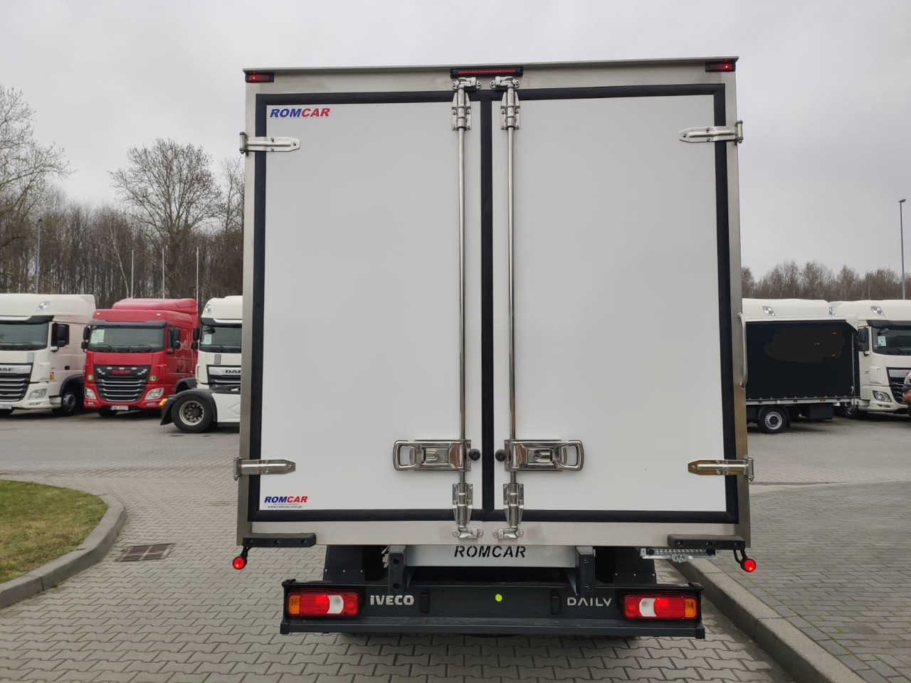Iveco Daily 35C18 Tiefkühlkoffer -20°C - Refrigerated van: picture 3 Iveco Daily 35C18 Tiefkühlkoffer -20°C - Refrigerated van: picture 3