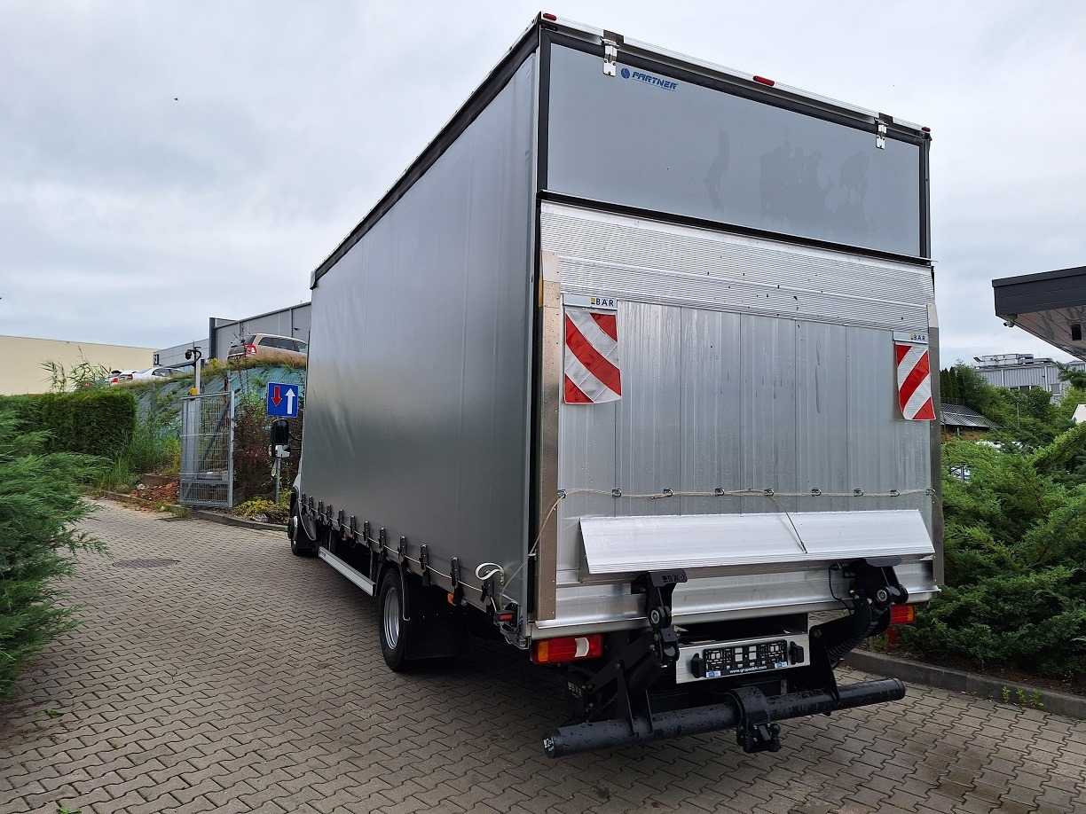 Iveco Daily 70C18A8 Backsleeper BÄR - Curtain side van: picture 2 Iveco Daily 70C18A8 Backsleeper BÄR - Curtain side van: picture 2