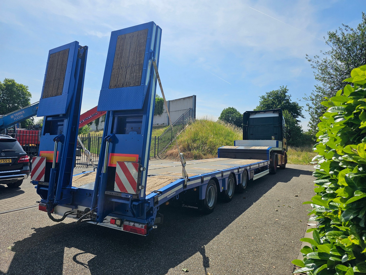 Kässbohrer LB3E With Hydraulic Flip Ramps - Low loader semi-trailer: picture 4 Kässbohrer LB3E With Hydraulic Flip Ramps - Low loader semi-trailer: picture 4