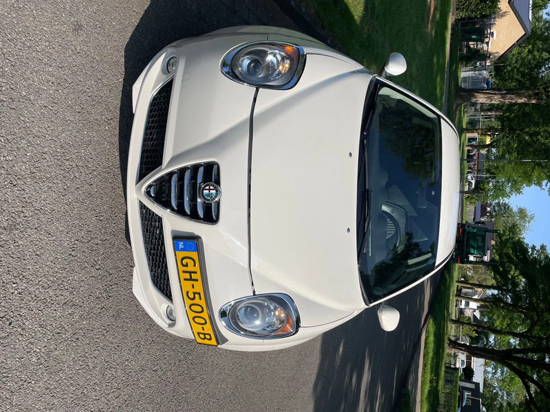 Alfa Romeo MiTo ALFA MITO Diesel ZEER MOOI - Hatchback: picture 2 Alfa Romeo MiTo ALFA MITO Diesel ZEER MOOI - Hatchback: picture 2