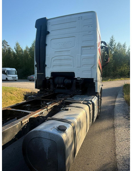 Cab chassis truck Volvo FH460 Globe 2016: picture 8 Cab chassis truck Volvo FH460 Globe 2016: picture 8