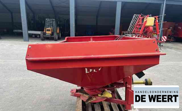 Lely centerliner stooier , front aandrijving - Fertilizer spreader: picture 3 Lely centerliner stooier , front aandrijving - Fertilizer spreader: picture 3