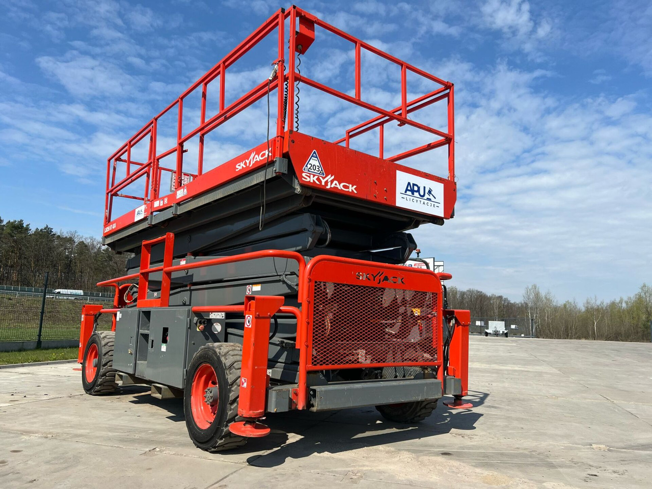 SKYJACK SJ 9250 4×4 - Scissor lift: picture 3 SKYJACK SJ 9250 4×4 - Scissor lift: picture 3