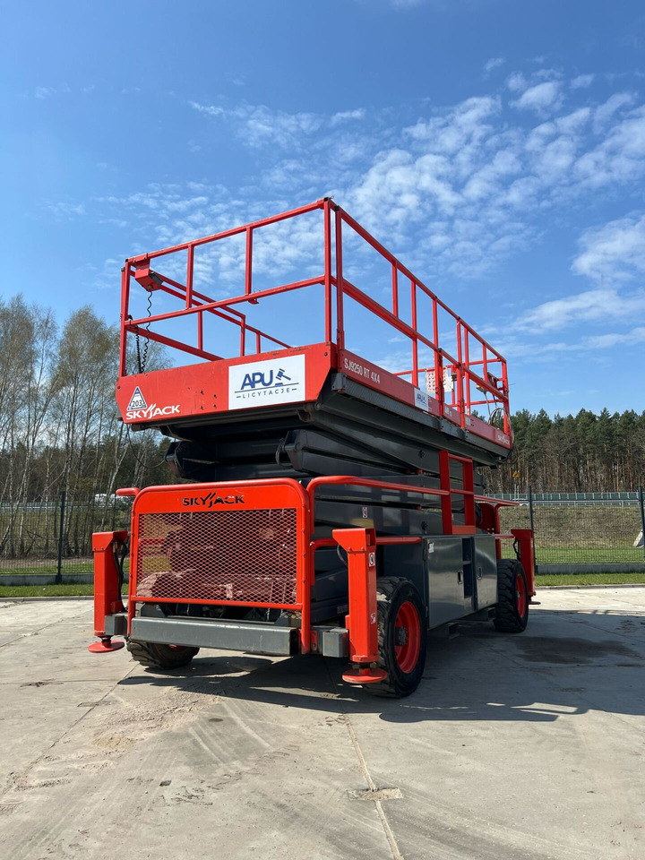 SKYJACK SJ 9250 4×4 - Scissor lift: picture 1 SKYJACK SJ 9250 4×4 - Scissor lift: picture 1