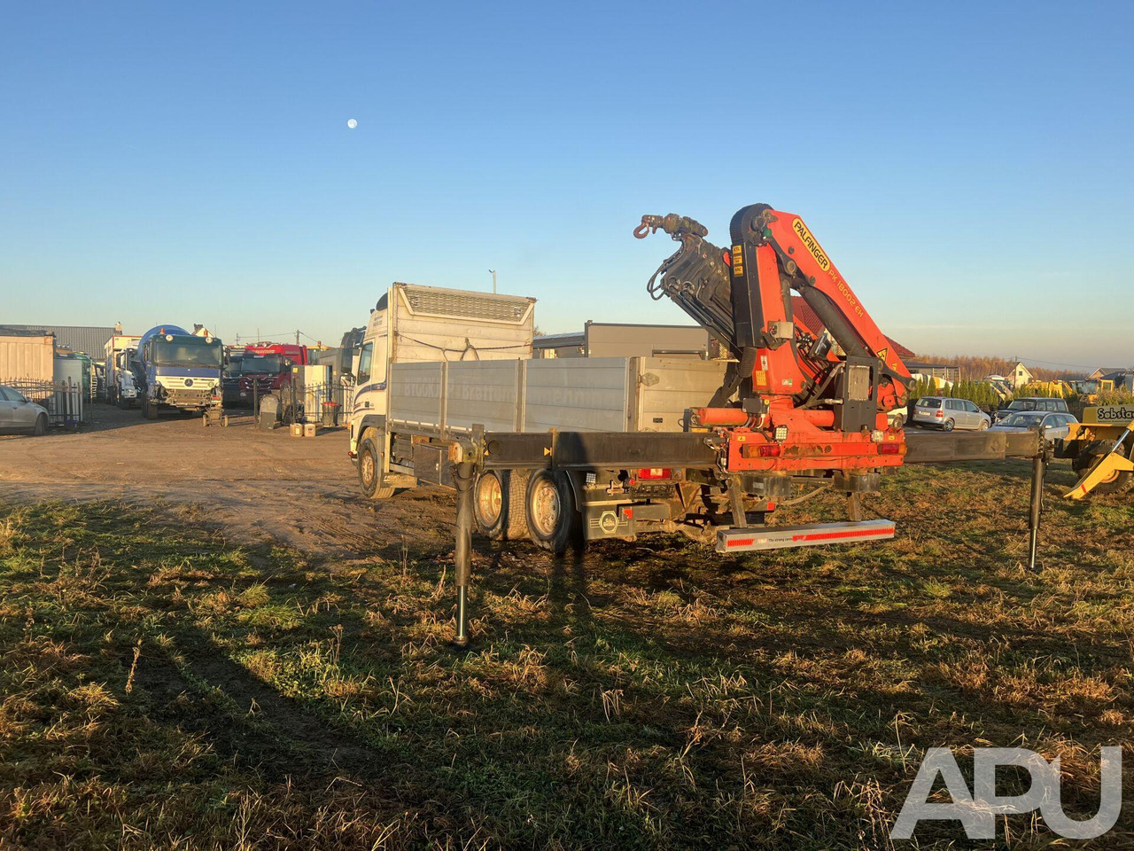 Volvo FM12 - Dropside/ Flatbed truck, Crane truck: picture 3 Volvo FM12 - Dropside/ Flatbed truck, Crane truck: picture 3