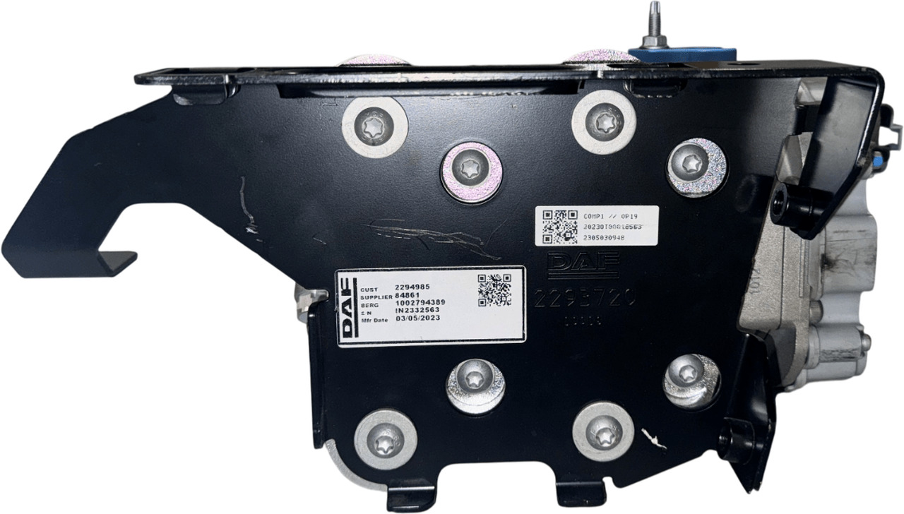 DAF XG AIRCOCOMPRESSOR 2022- MET BEHUIZINGSSCHADE 2294985EXP. - Air brake compressor for Truck: picture 5 DAF XG AIRCOCOMPRESSOR 2022- MET BEHUIZINGSSCHADE 2294985EXP. - Air brake compressor for Truck: picture 5