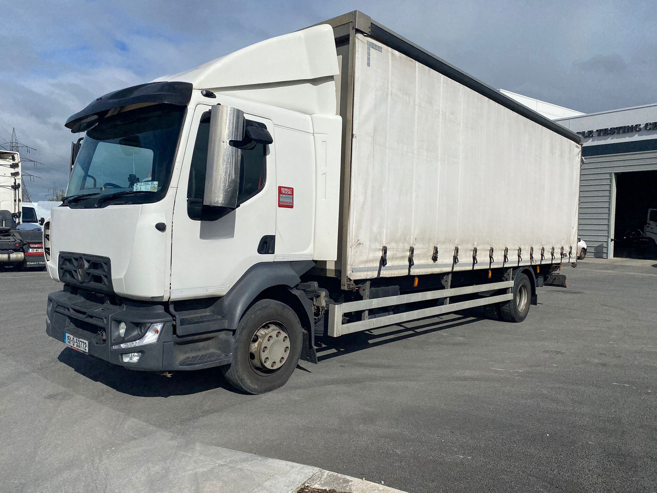 2015 Renault D Med 4×2 250 - Curtainsider truck: picture 3 2015 Renault D Med 4×2 250 - Curtainsider truck: picture 3