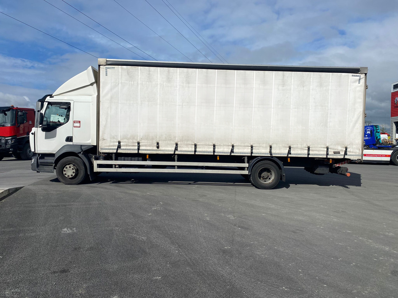 2015 Renault D Med 4×2 250 - Curtainsider truck: picture 4 2015 Renault D Med 4×2 250 - Curtainsider truck: picture 4