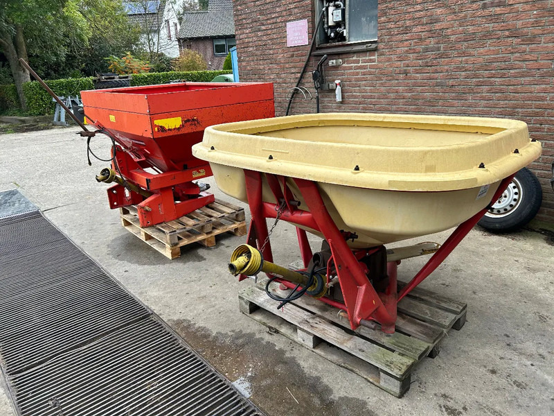 Kuhn Kuhn / Rauch / Vicon kunstmeststrooiers - Fertilizer spreader: picture 1 Kuhn Kuhn / Rauch / Vicon kunstmeststrooiers - Fertilizer spreader: picture 1