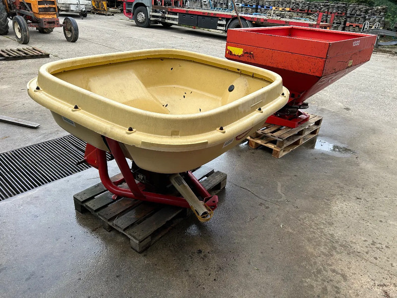Kuhn Kuhn / Rauch / Vicon kunstmeststrooiers - Fertilizer spreader: picture 4 Kuhn Kuhn / Rauch / Vicon kunstmeststrooiers - Fertilizer spreader: picture 4