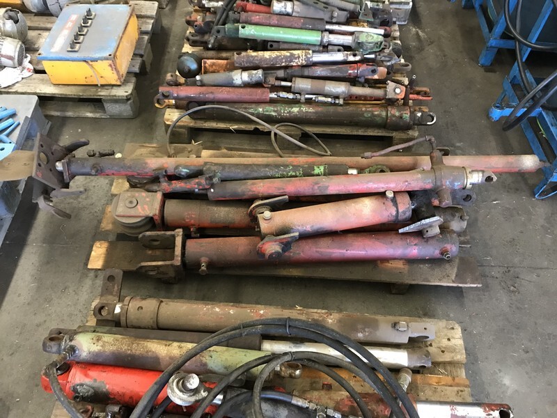 Grote partij hydraulische cilinders - Hydraulic cylinder for Agricultural machinery: picture 3 Grote partij hydraulische cilinders - Hydraulic cylinder for Agricultural machinery: picture 3