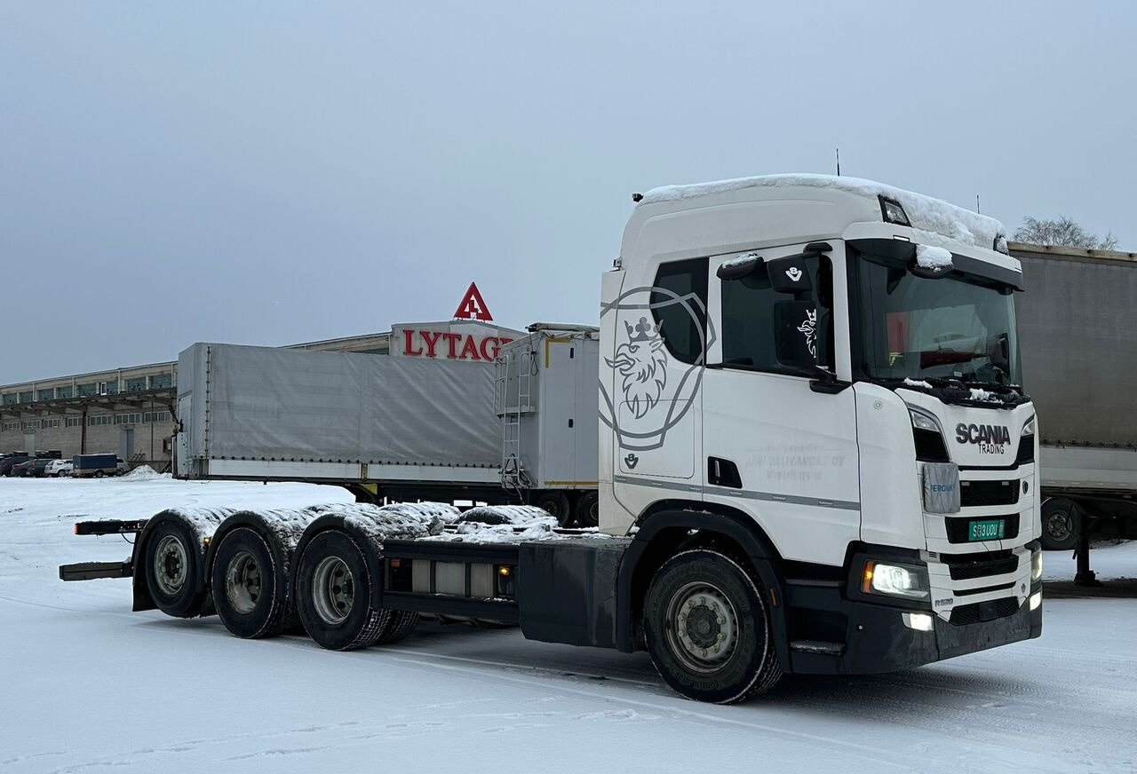 Scania R520 8x4 ADR - Cab chassis truck: picture 2 Scania R520 8x4 ADR - Cab chassis truck: picture 2