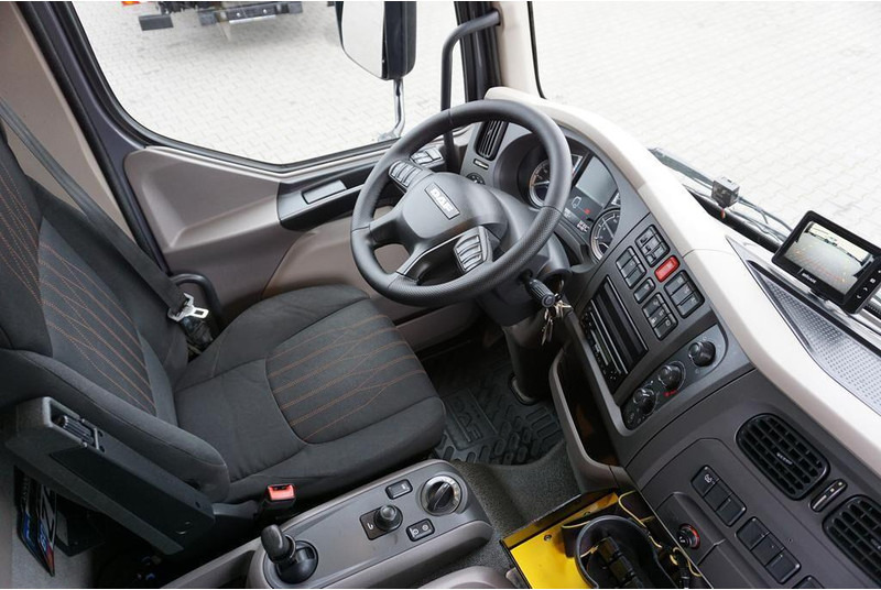 Dropside/ Flatbed truck, Crane truck DAF LF / 260 / ACC / SKRZYNIOWY + HDS / HYVA HC-183 / PILOT / ROTATO: picture 13