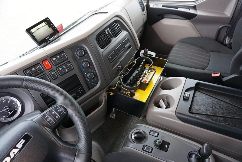 Dropside/ Flatbed truck, Crane truck DAF LF / 260 / ACC / SKRZYNIOWY + HDS / HYVA HC-183 / PILOT / ROTATO: picture 9