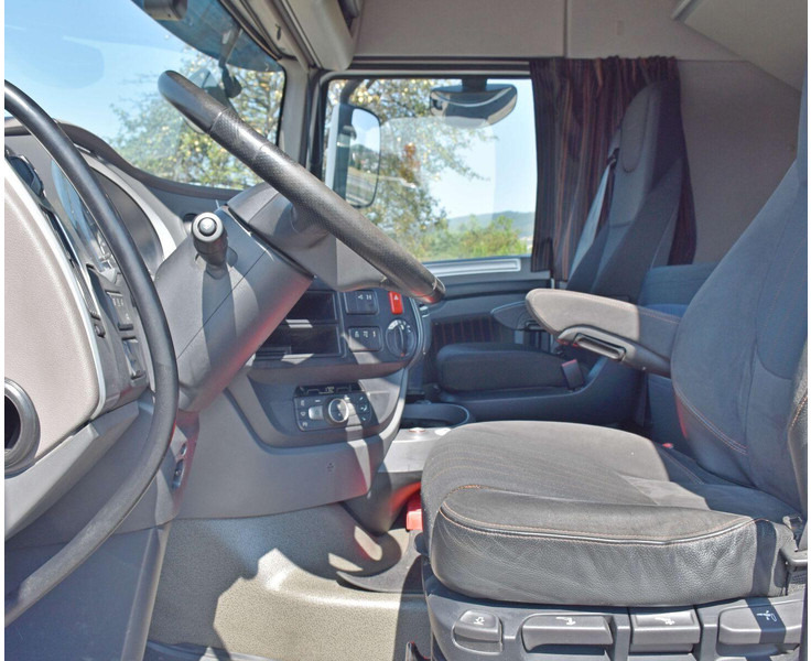 Dropside/ Flatbed truck, Crane truck DAF XF 530 Pritsche 6,30 m + PK 15500 * TOPZUSTAND: picture 9