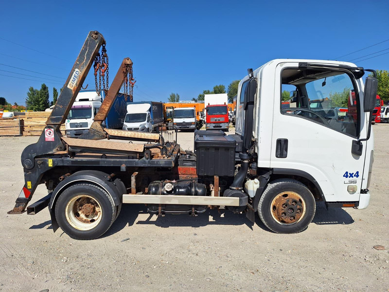 Isuzu 4X4 - container transport - Skip loader truck: picture 4 Isuzu 4X4 - container transport - Skip loader truck: picture 4