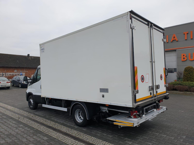 Iveco DAILY 60C15 60-150 TWO-CHAMBER REFRIGERATOR CONTAINER ISOTHERM F - Refrigerator truck: picture 4 Iveco DAILY 60C15 60-150 TWO-CHAMBER REFRIGERATOR CONTAINER ISOTHERM F - Refrigerator truck: picture 4