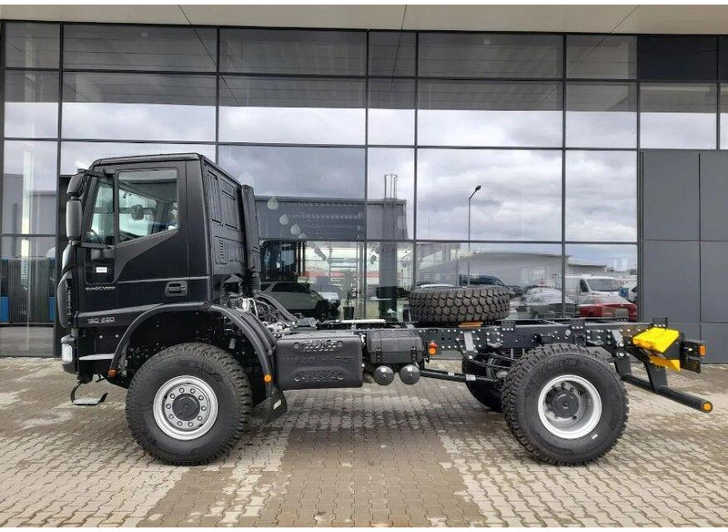 Iveco EuroCargo ML150E28WS - Cab chassis truck: picture 4 Iveco EuroCargo ML150E28WS - Cab chassis truck: picture 4