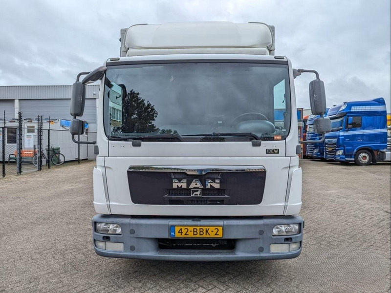 MAN TGL 12.250 - Horse transporter - Horse truck: picture 3 MAN TGL 12.250 - Horse transporter - Horse truck: picture 3