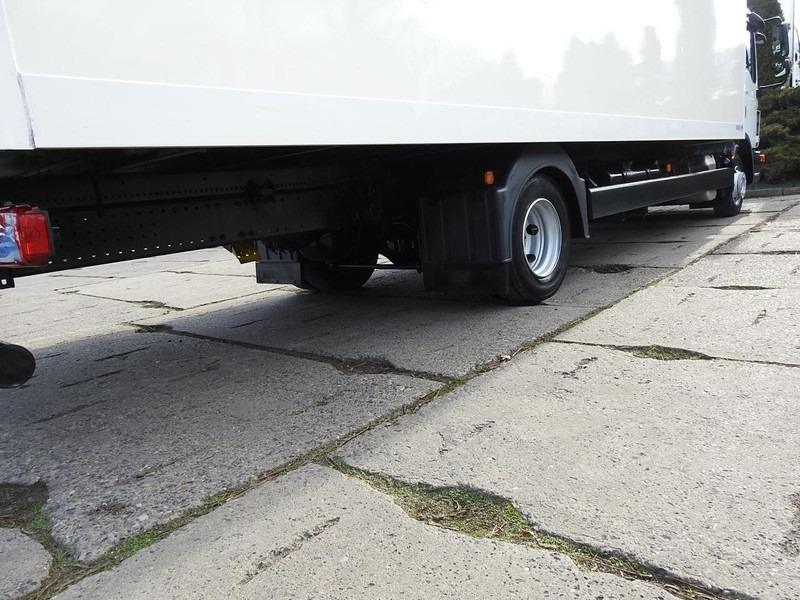 Box truck MAN TGL 8.18 KONTENER 16 PALET TEMPOMAT BLIŹNIACZE KOŁA 180KM [ 36: picture 18 Box truck MAN TGL 8.18 KONTENER 16 PALET TEMPOMAT BLIŹNIACZE KOŁA 180KM [ 36: picture 18