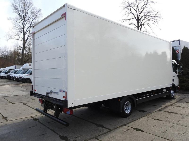 Box truck MAN TGL 8.18 KONTENER 16 PALET TEMPOMAT BLIŹNIACZE KOŁA 180KM [ 36: picture 14 Box truck MAN TGL 8.18 KONTENER 16 PALET TEMPOMAT BLIŹNIACZE KOŁA 180KM [ 36: picture 14