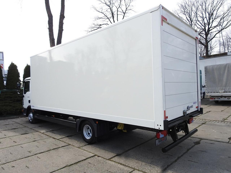 Box truck MAN TGL 8.18 KONTENER 16 PALET TEMPOMAT BLIŹNIACZE KOŁA 180KM [ 36: picture 9 Box truck MAN TGL 8.18 KONTENER 16 PALET TEMPOMAT BLIŹNIACZE KOŁA 180KM [ 36: picture 9